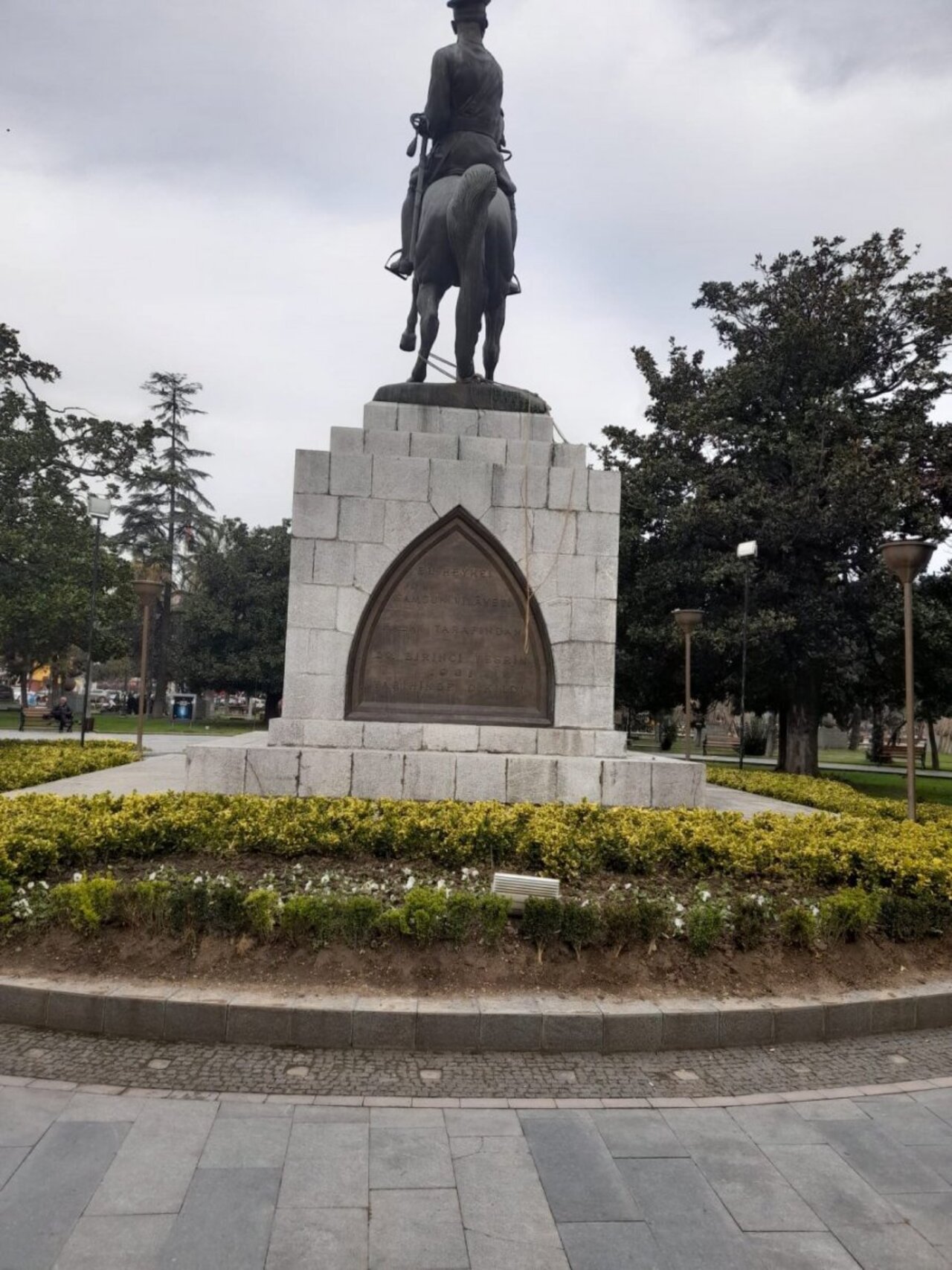 Samsun'un İlkadım ilçesindeki Atatürk heykeline çirkin saldırı